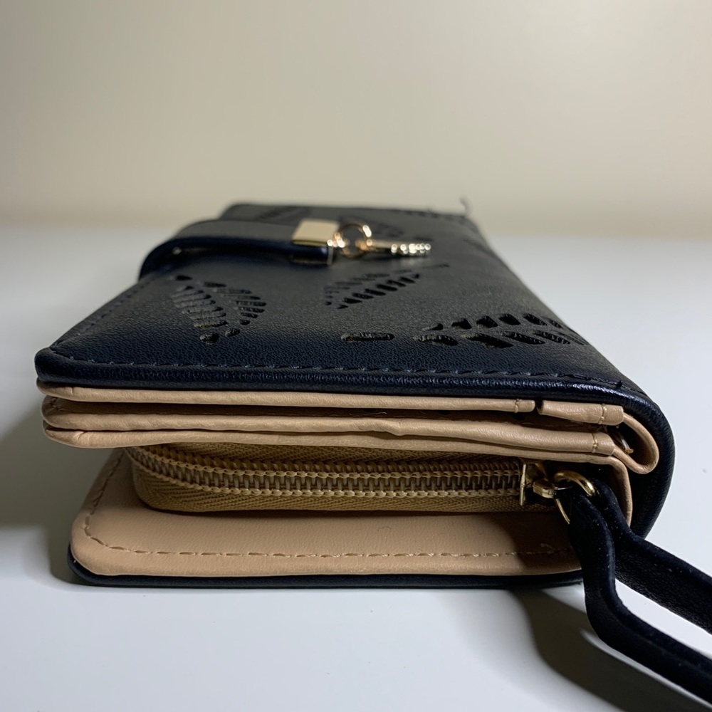 Wallet - Picture 6 of 9